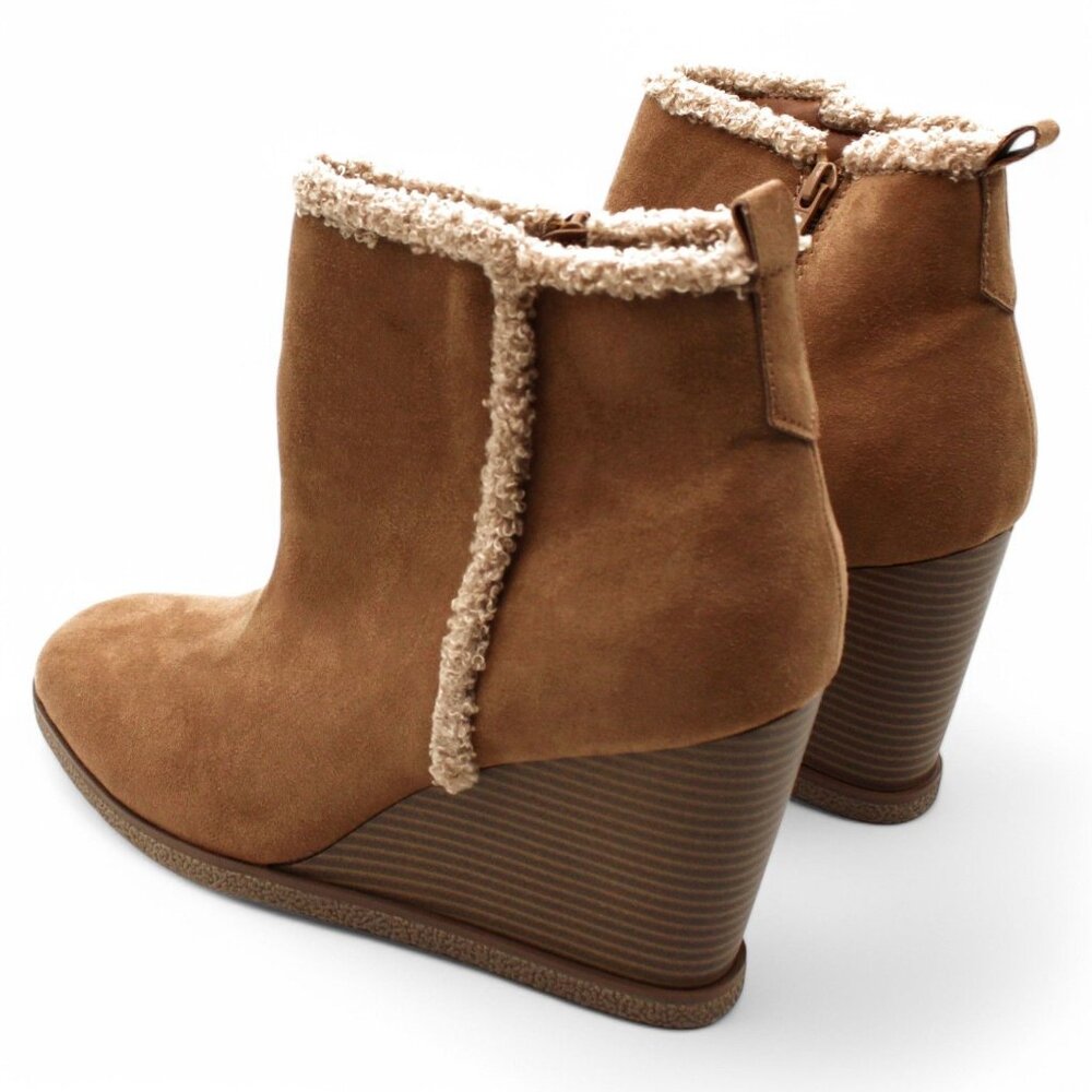 Women Padded Slip Resistant Coraa Round Toe Block Heel Zip-up Booties - Picture 6 of 7